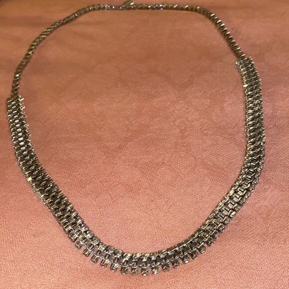 Ann Taylor Chain Link Necklace with Crystals! - Picture 5 of 13